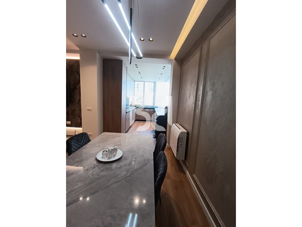 Apartament 3+1 Per Qera ? Rruga e Kavajës,kisha katolike 3