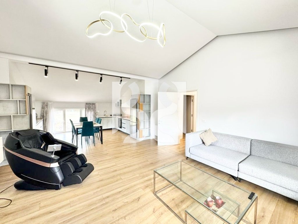 APARTAMENT ME QERA 3+1+2 ME 3 PARKIME TE SECRET GARDEN* 2