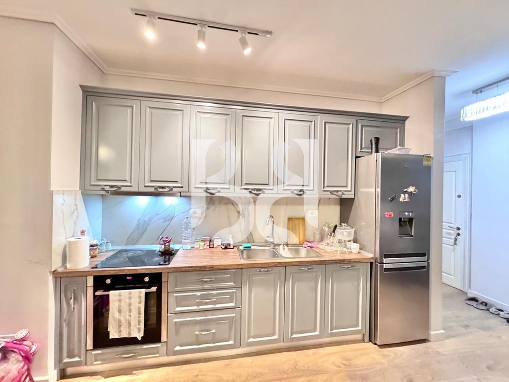 APARTAMENT 1+1 ME QIRA TEK SHKOLLA TIRANA JONE, 5 MAJI 4