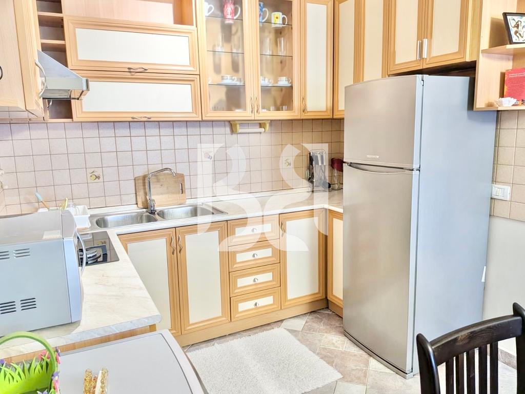APARTAMENT ME QERA 1+1 PRANE SHKOLLES SE BALETIT 3