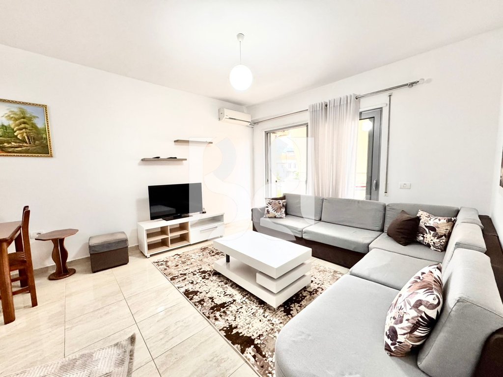 APARTAMENT ME QIRA NE KOMUNEN E PARISIT 2+1