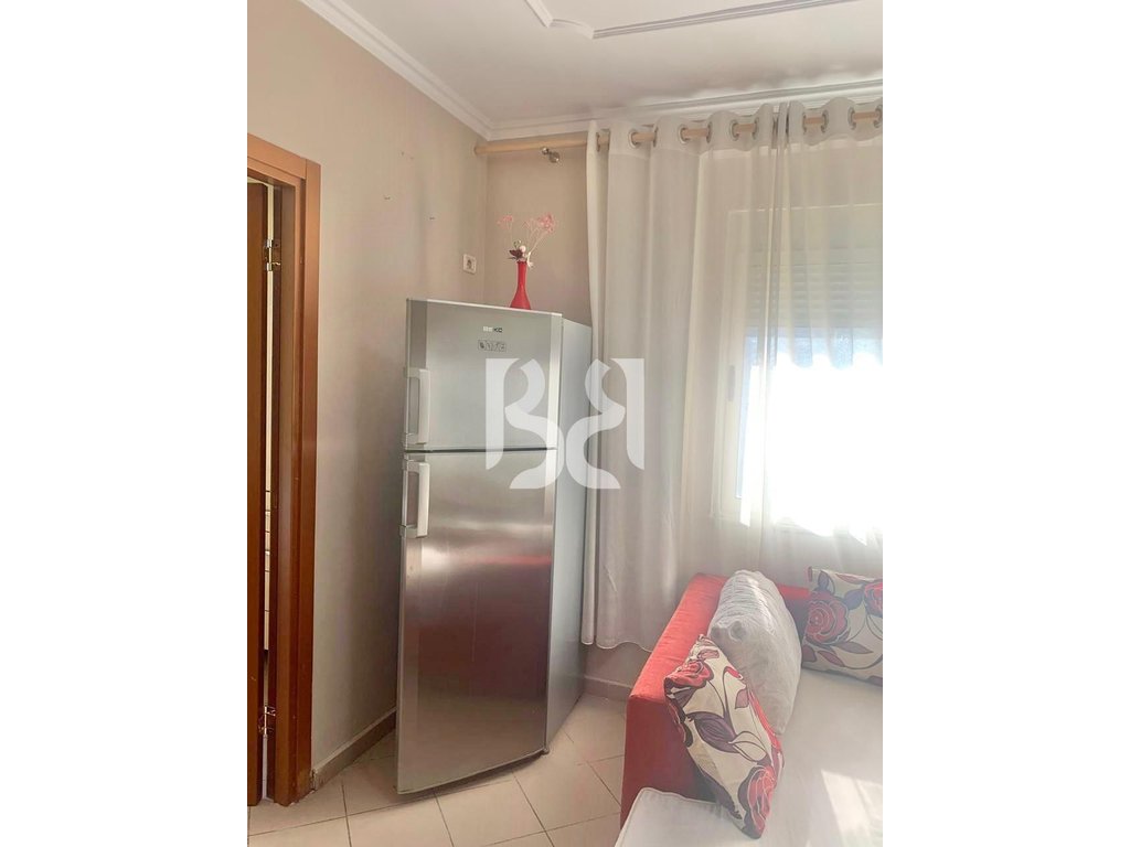 JEPET APARTAMENT 1+1 ME QIRA RRUGA E DURRESIT 60,000 LEKE 4
