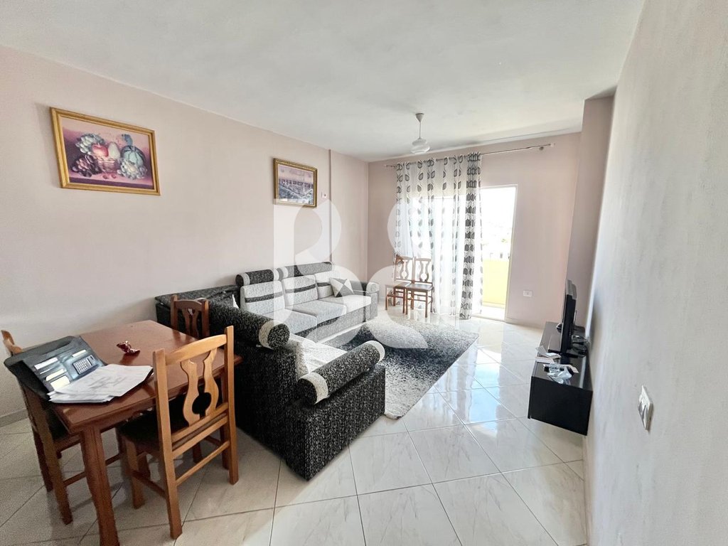 APARTAMENT ME QIRA 2+1 TE VILA L,RRUGA SOKRAT MIHO 3