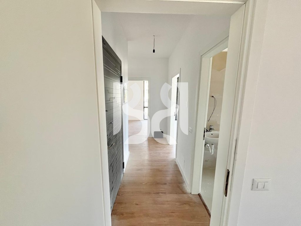 APARTAMENT 2+1+2+BALLKON, NE SHITJE, NE ZEMER TE BULEVARDIT TE RI* 4