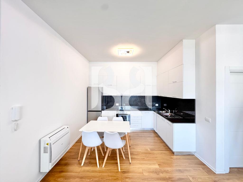 *APARTAMENT ME QIRA 2+1+POST PARKIMI KINOSTUDIO 4