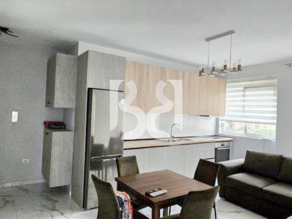 JEPET ME QERA APARTAMENT TOTALISHT I MOBILUAR – LIQENI I THATË (KOMPLEKSI FZ CONSTRUCTION) 3