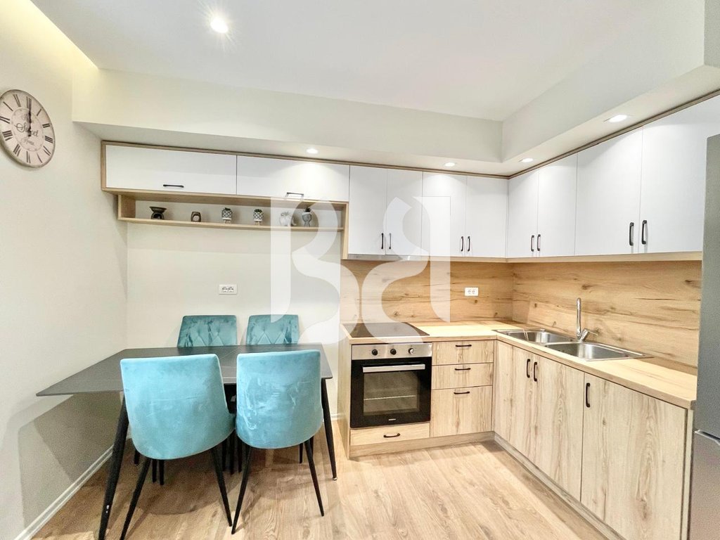 APARTAMENT ME QERA 2+1 NE ZONEN E BRRYLIT 3