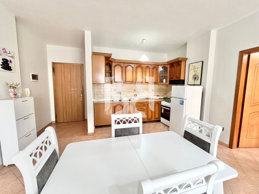 JAPIM APARTAMENT ME QIRA 2+1 TE RRUGA E KAVAJES 2
