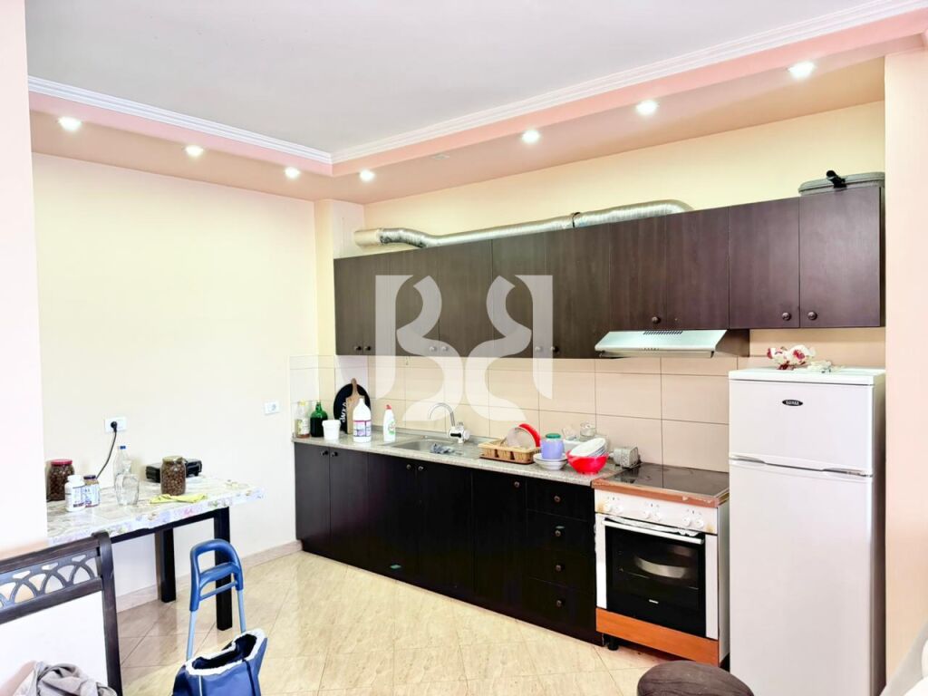 JAPIM APARTAMENT ME QIRA 2+1+2 +2 BALLKONE ASTIR/PRANE EL SAHARASE 4