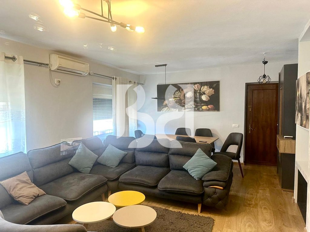 APARTAMENT 3+1, ME QIRA, RRUGA E DURRESIT** 3