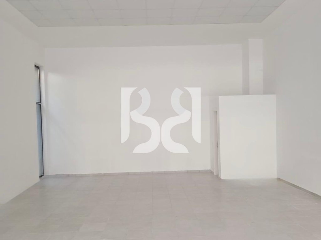 AMBIENT BISNESI ME QIRA TEK PROFARMA 520€*