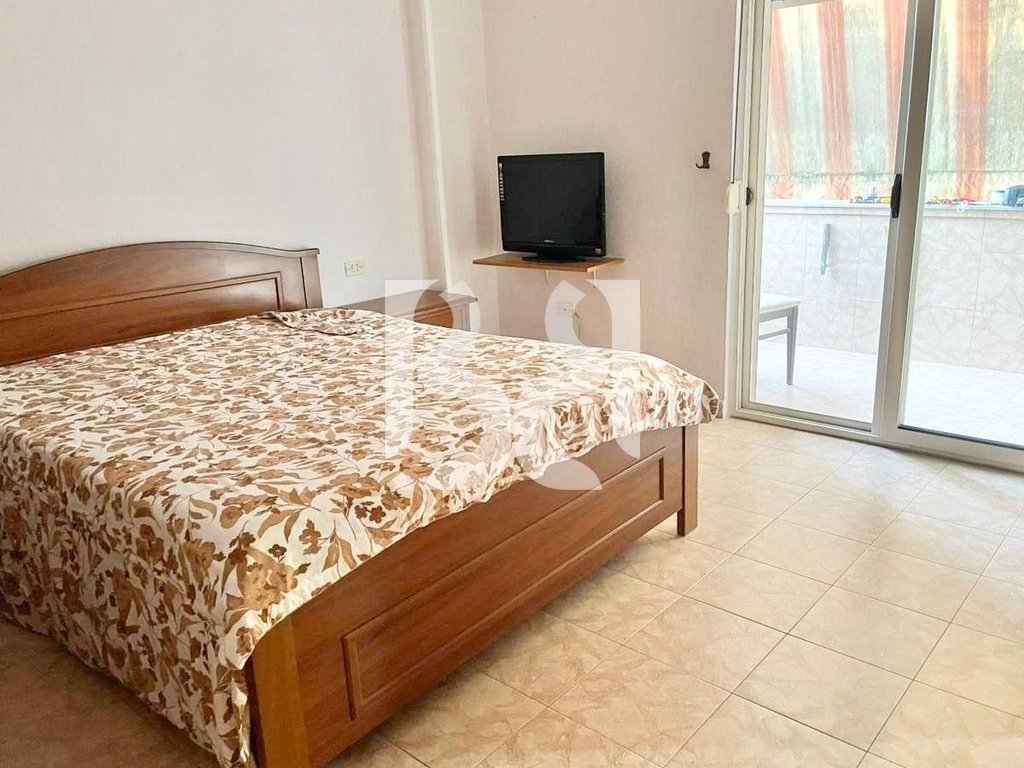 APARTAMENT ME QERA 2+1+2 BULEVARDI GJERGJ FISHTA 3