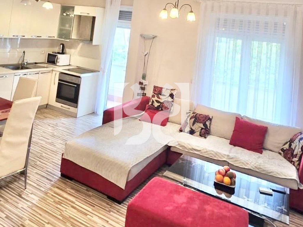 APARTAMENT ME QERA NE RRUGEN MYSLYM SHYRI 2+1+2BALLKONE 2