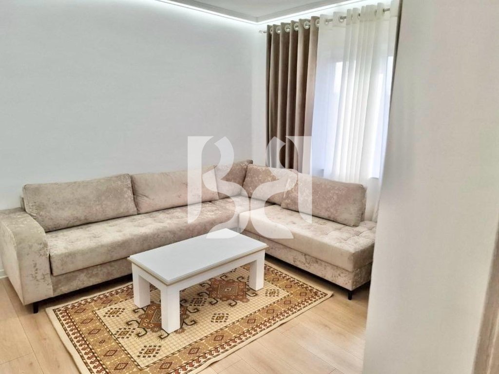 APARTAMENT 1+1+BALLKON ME QIRA TEK ISH STACIONI I TRENIT*