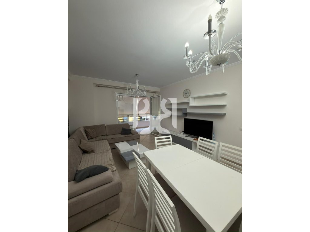 JEPET APARTAMENT 2+1+POST PARKIMI TEK KODRA E DIELLIT** 3