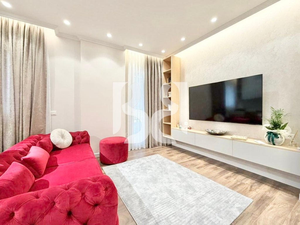 APARTAMENT TE PAZARI RI ME QERA 1+1 3