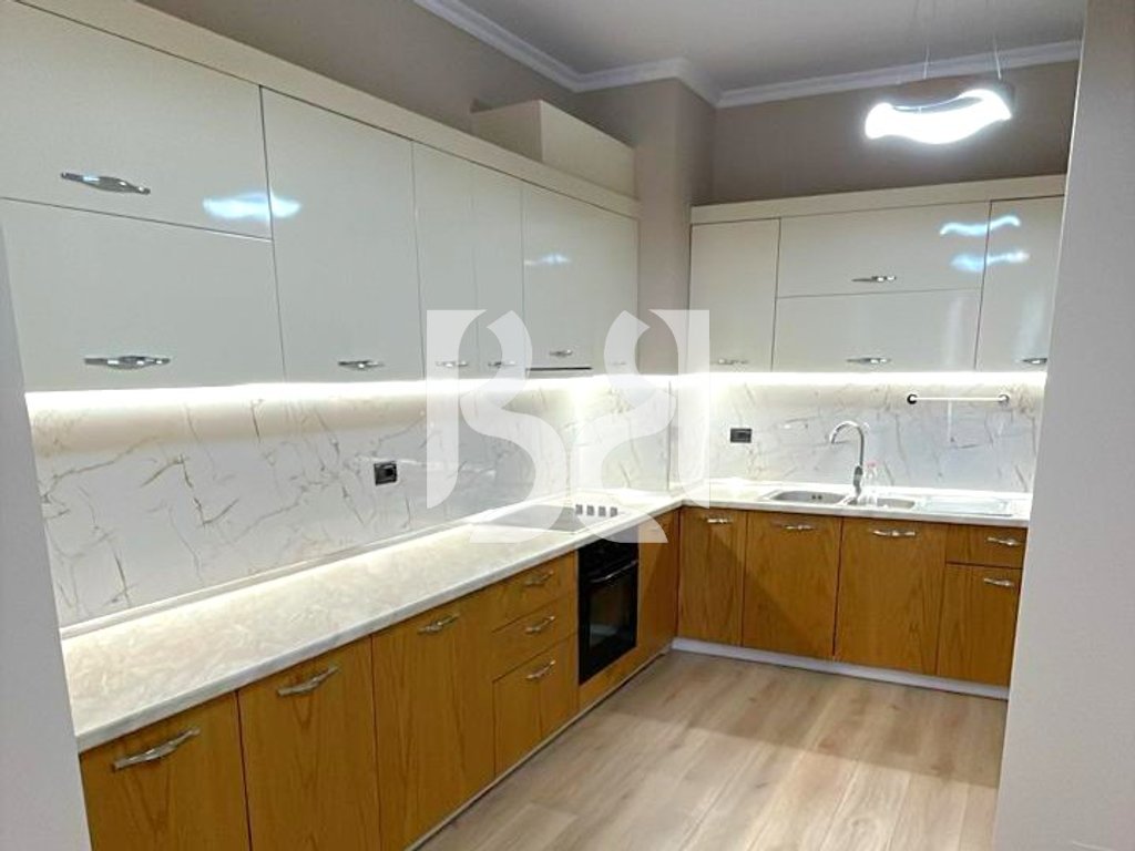 APARTAMENT 1+1+BALLKON+POST PARKIMI ME QIRA TEK RRUGA E KOSOVAREVE 3