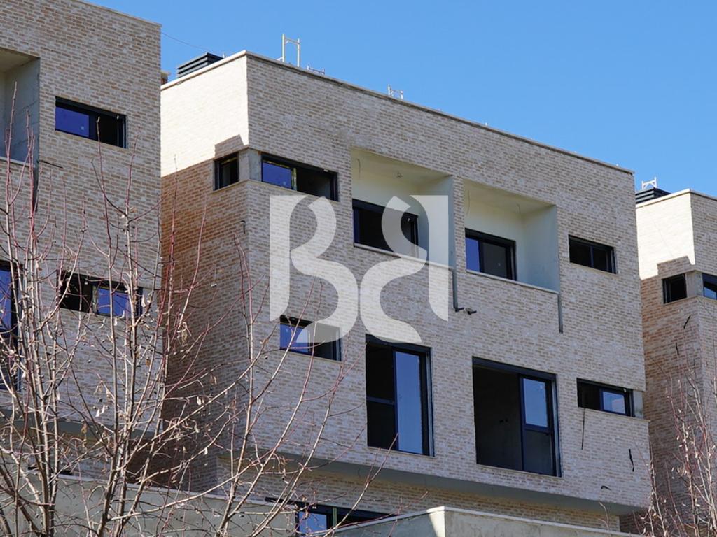 TRIPLEX LUKSOZE ME VERANDË PANORAMIKE – JETESË ELITARE NË PRIVATËSI TOTALE 2