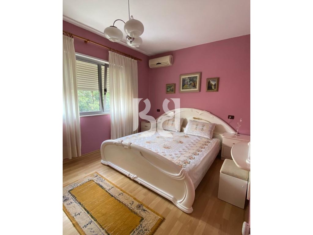 APARTAMENT ME QERA 2+1 PRANE MINISTRISE SE DREJTESISE, RRUGA FORTUZI 4