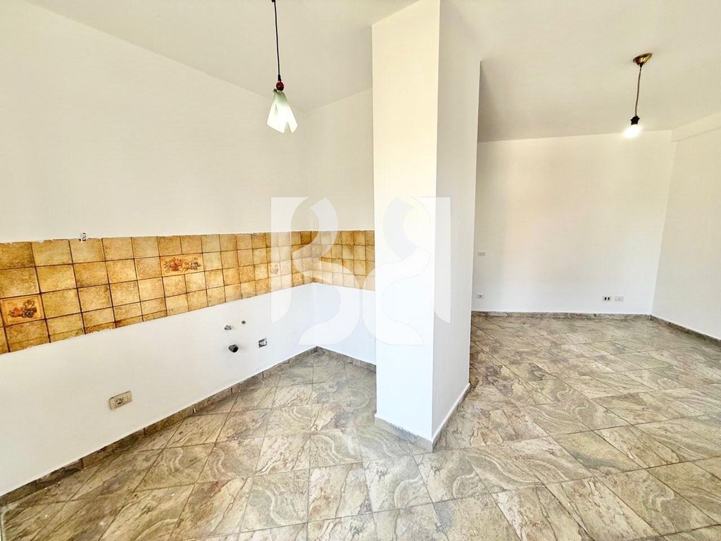 *GARSONIERE PRANE NEW BAZAAR, E PERSHTATSHME PER B&B 3
