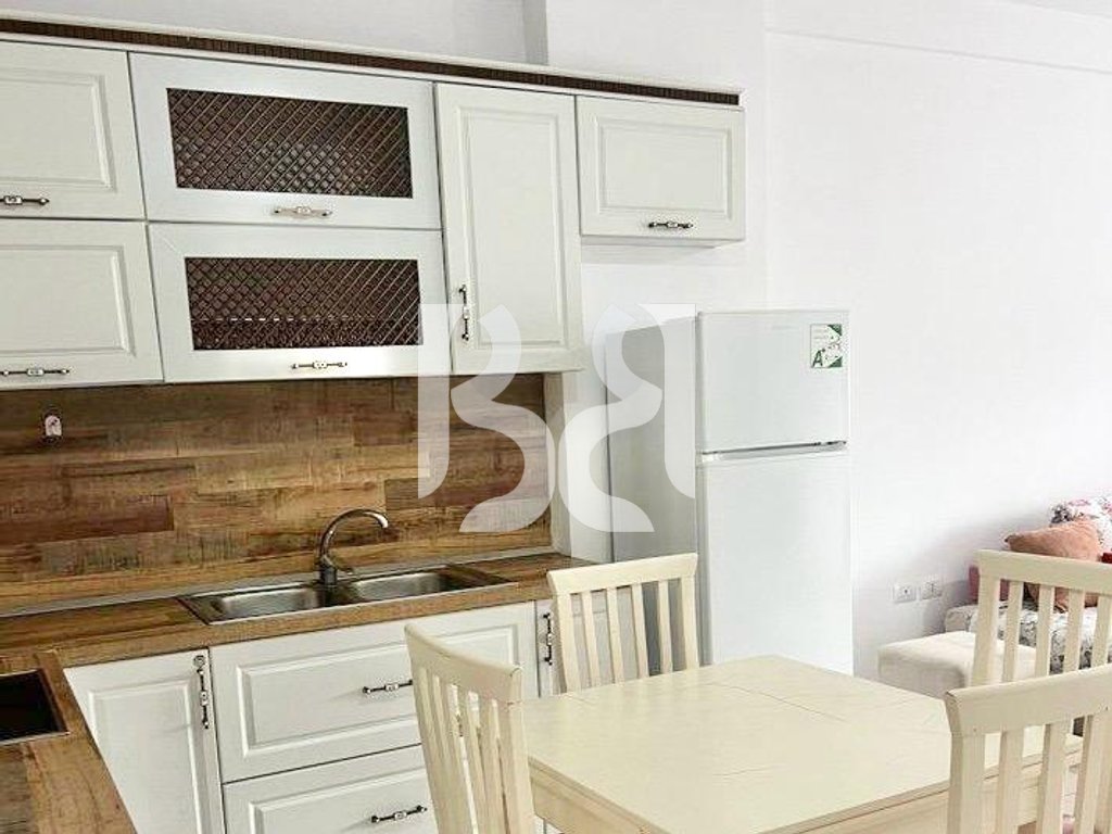 APARTAMENT ME QIRA 2+1+2 NE ASTIR Rr.3 DESHMORET 4