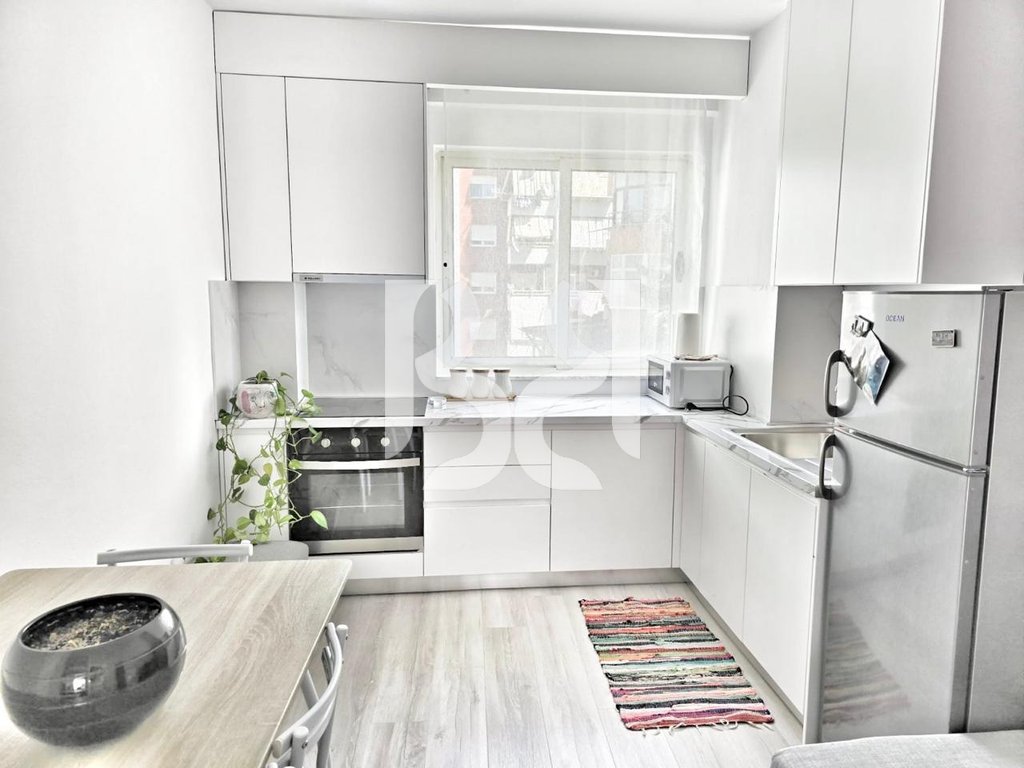 APARTAMENT 1+1, ME QIRA TEK PAZARI I RI 2