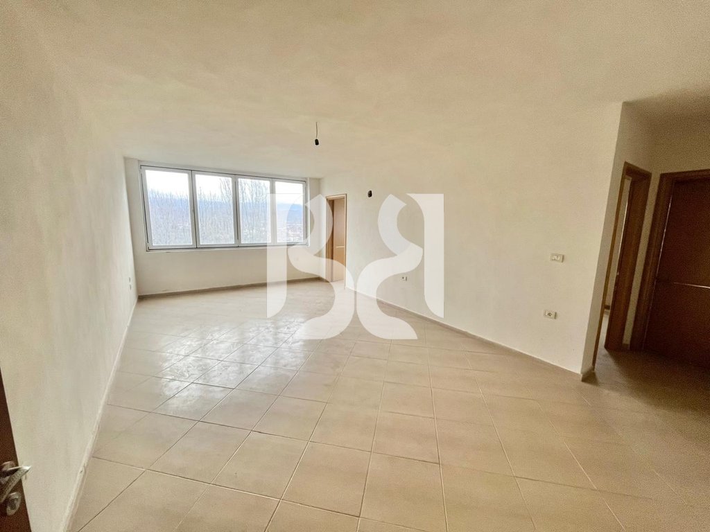 SHTIET APARTAMENT 1+1+LAVANDERI RRUGA E VILAVE POGRADEC*