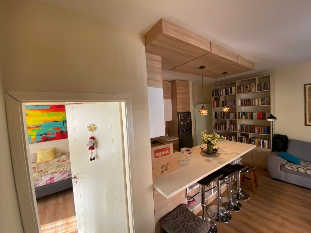 Jepet me Qira Apartament 2+1+2 te Liqeni i Thate 4