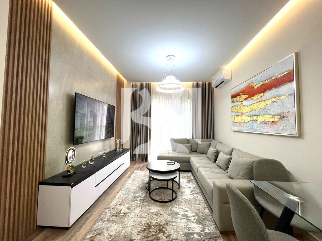 APARTAMENT 1+1 ME QERA – RRUGA E KOSOVAREVE 900€*