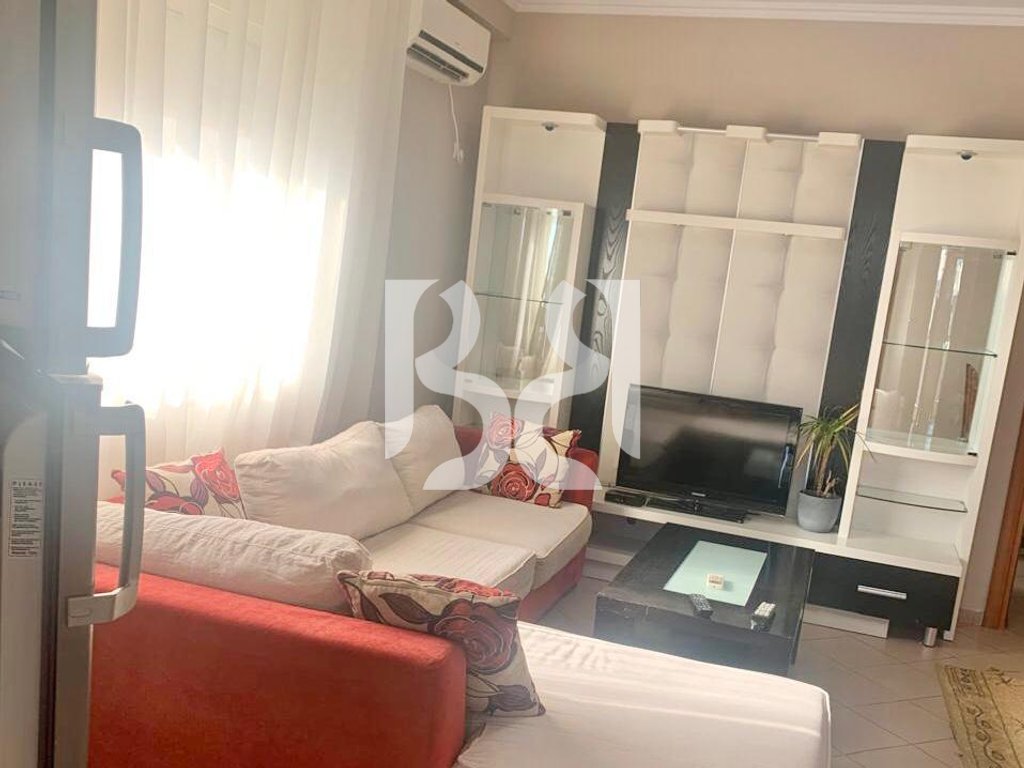 JEPET APARTAMENT 1+1 ME QIRA RRUGA E DURRESIT 60,000 LEKE