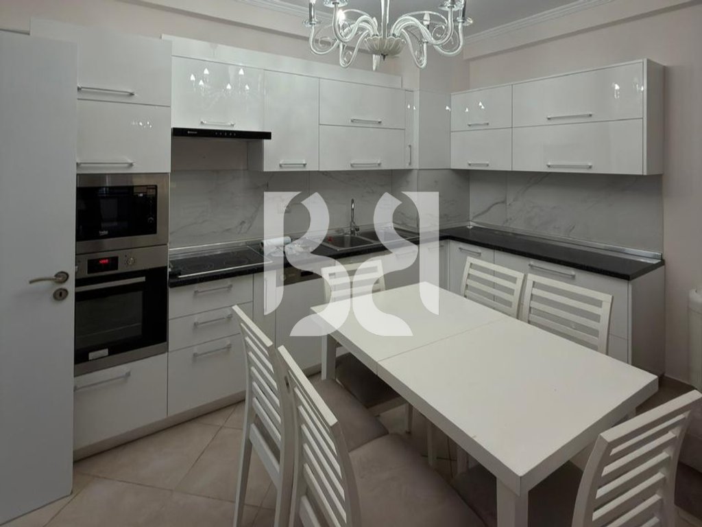 JEPET APARTAMENT 2+1+POST PARKIMI TEK KODRA E DIELLIT** 2