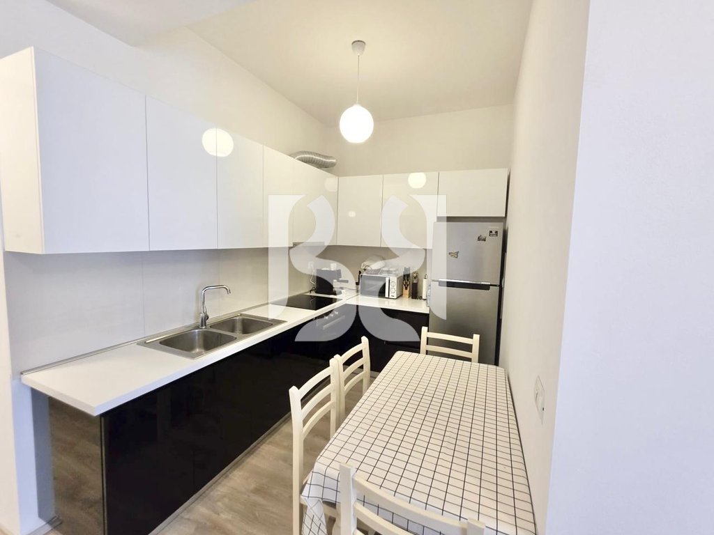 APARTAMENT ME QERA 2+1 TE MANGALEM, ALI DEMI 4