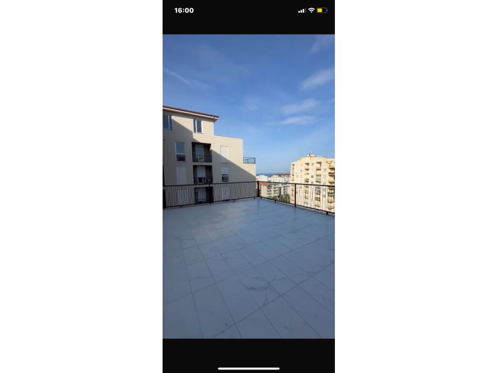 SHITET APARTAMENT 2+1 NE SHENGJIN /HOTEL MOLLA