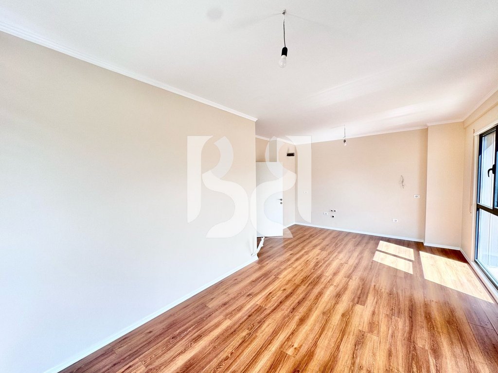 APARTAMENT ME QIRA 2+1+2+Depo +2 Poste Parkimi NE XHAMLLIK / KOMPLEKSI I ASL-S 2