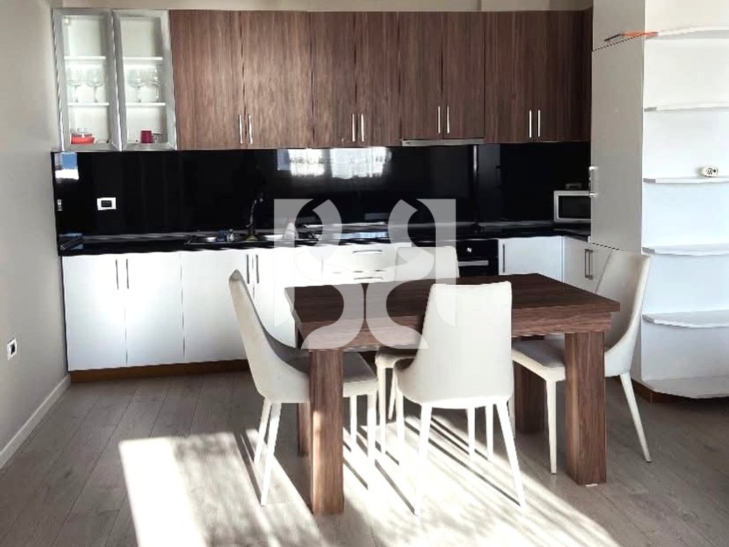 APARTAMENT 2+1+BALLKON PER SHITJE NE LUNGOMARE,VLORE* 2