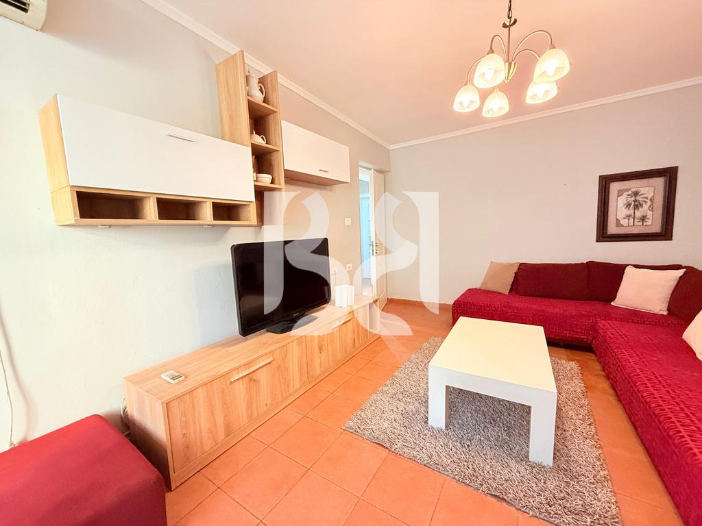 APARTAMENT ME QIRA TE ISH RESTORANT DURRESI 2+1 PRANE STACIONIT TE TRENIT 3