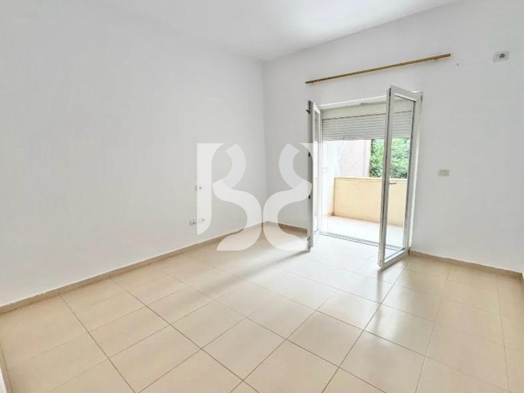 JEPET ME QIRA APARTAMENT 2+1+2 PRANE RADISSONIT LIQENI I THATE* 4