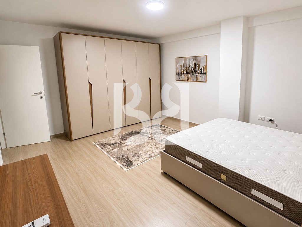 APARTAMENT 2+1+2 ME QERA TEK QENDRA LINKOLN, PAZARI I RI 4