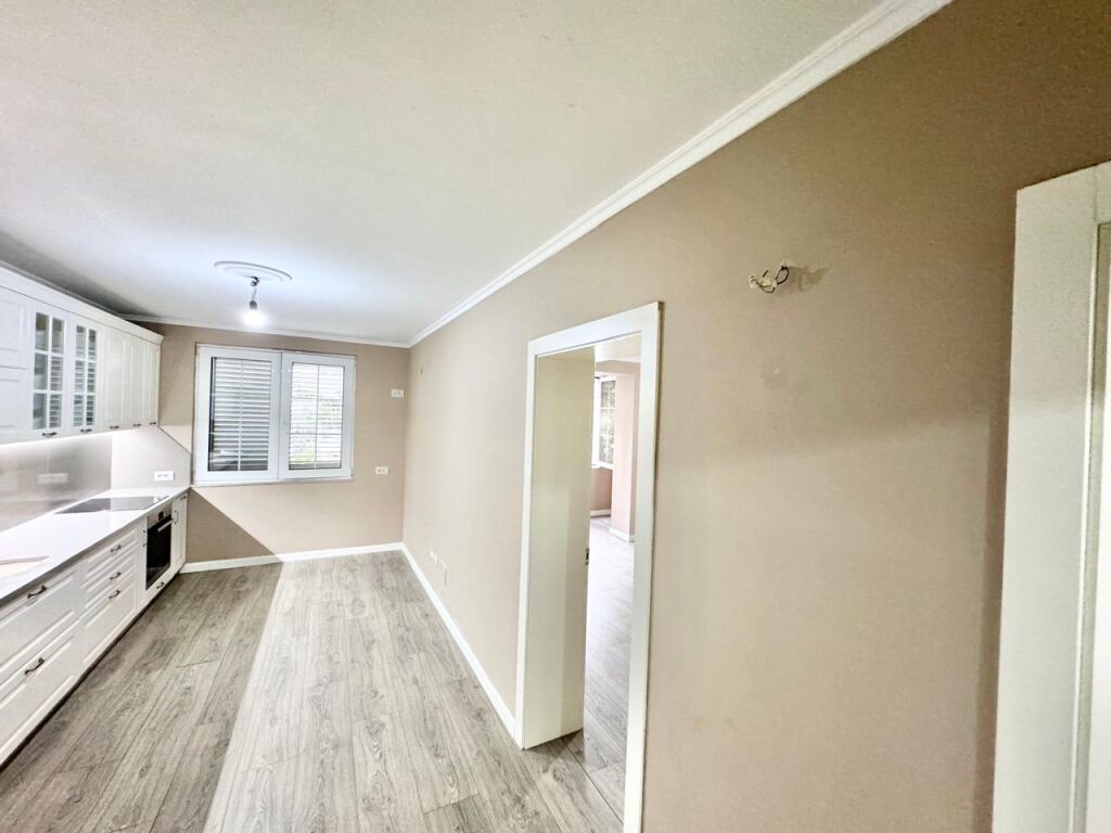 JAPIM ME QIRA APARTAMENT 2+1 NE MYSLYM SHYR PER BANIM OSE ZYRA 2
