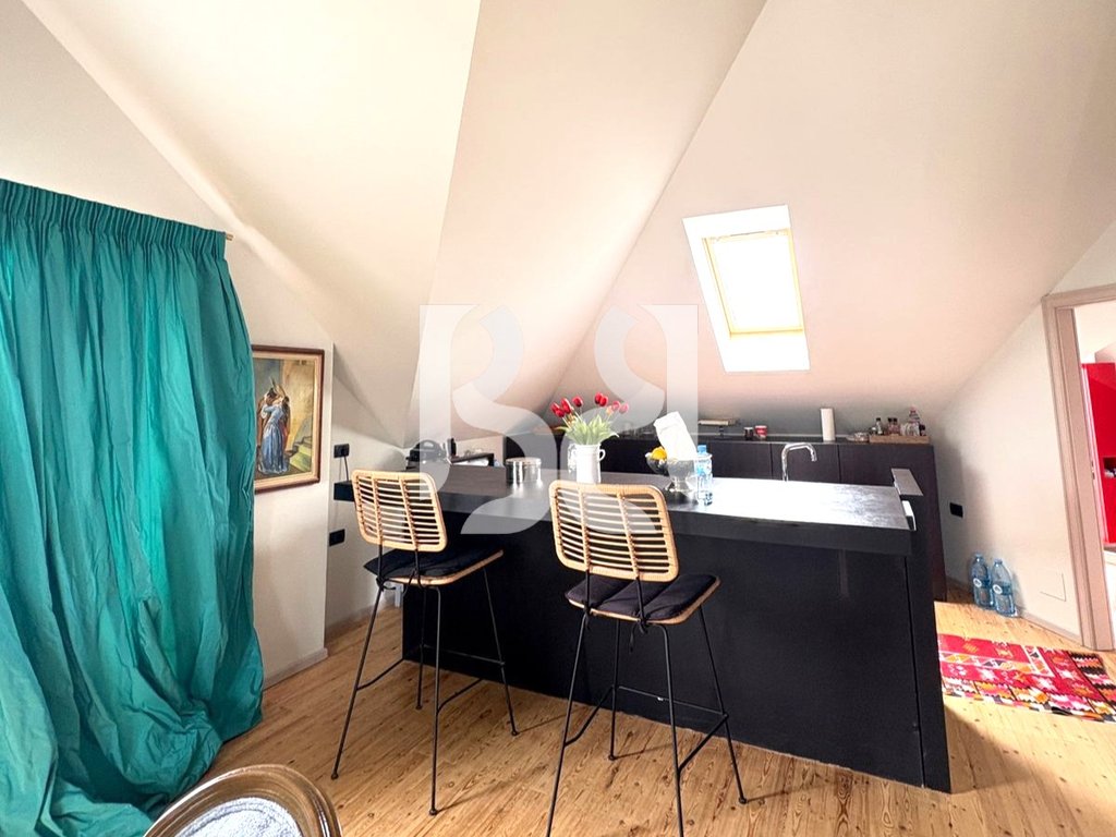 APARTAMENT 2+1+VERANDE NE SHITJE TEK RRUGA ILO MITKE QAFZEZI 4