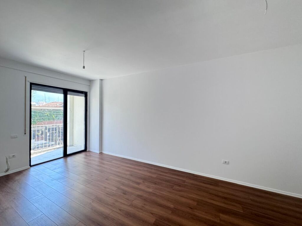 SHESIM APARTAMENTI 1+1 3