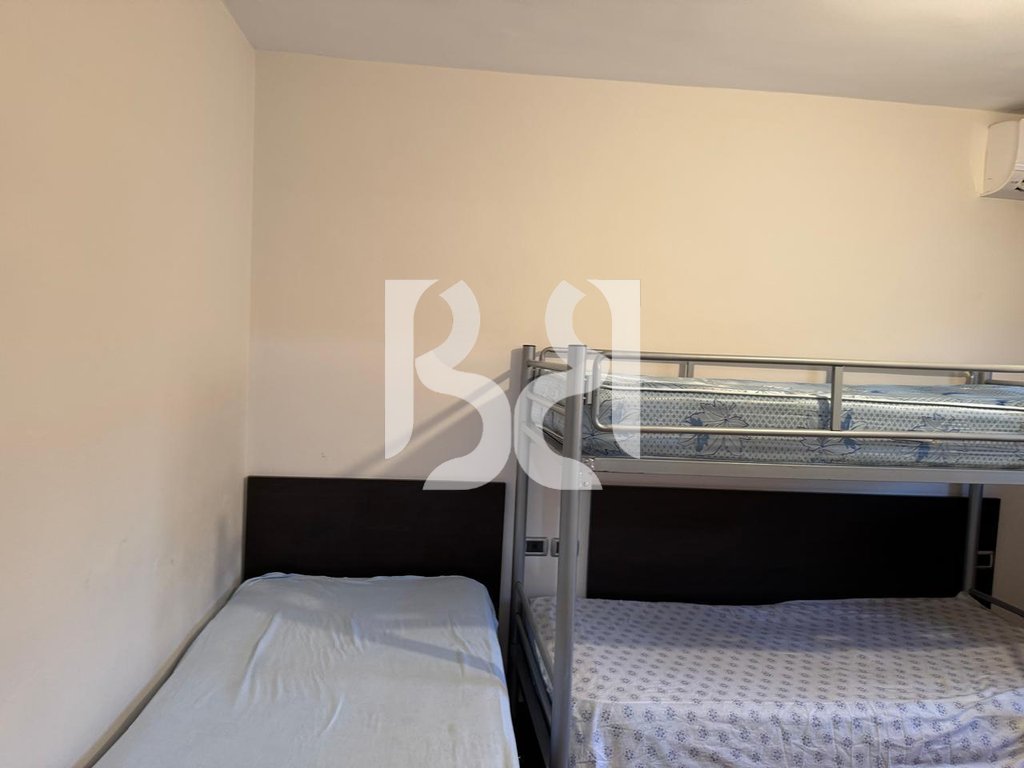 JEPET APARTAMENT 1+1 TEK SHKOLLA E BASHKUAR,RRUGA E DIBRES** 4