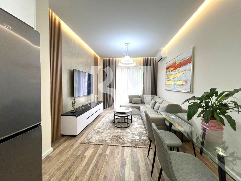 APARTAMENT 1+1 ME QERA – RRUGA E KOSOVAREVE 900€* 4