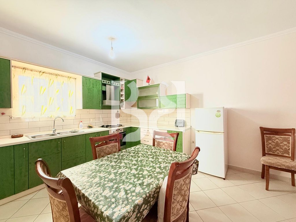 APARTAMENT ME QIRA 2+1+2 NE YZBERISHT PRANE ECO MARKET 2