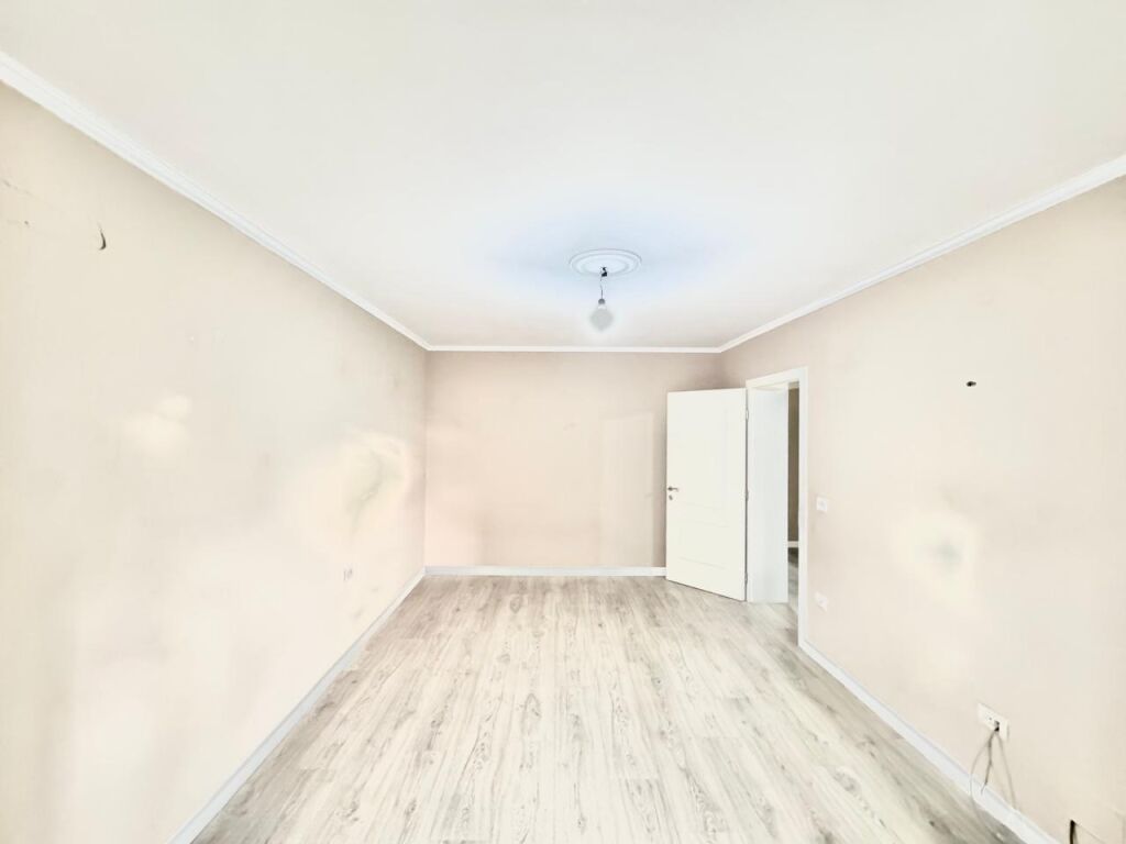 JAPIM ME QIRA APARTAMENT 2+1 NE MYSLYM SHYR PER BANIM OSE ZYRA 4