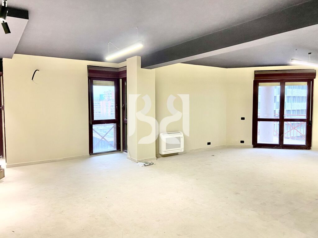 JAPIM ME QIRA AMBIENT OPEN SPACE NE QENDER PRANE HOTEL PLAZA DHE TOPTANI 2