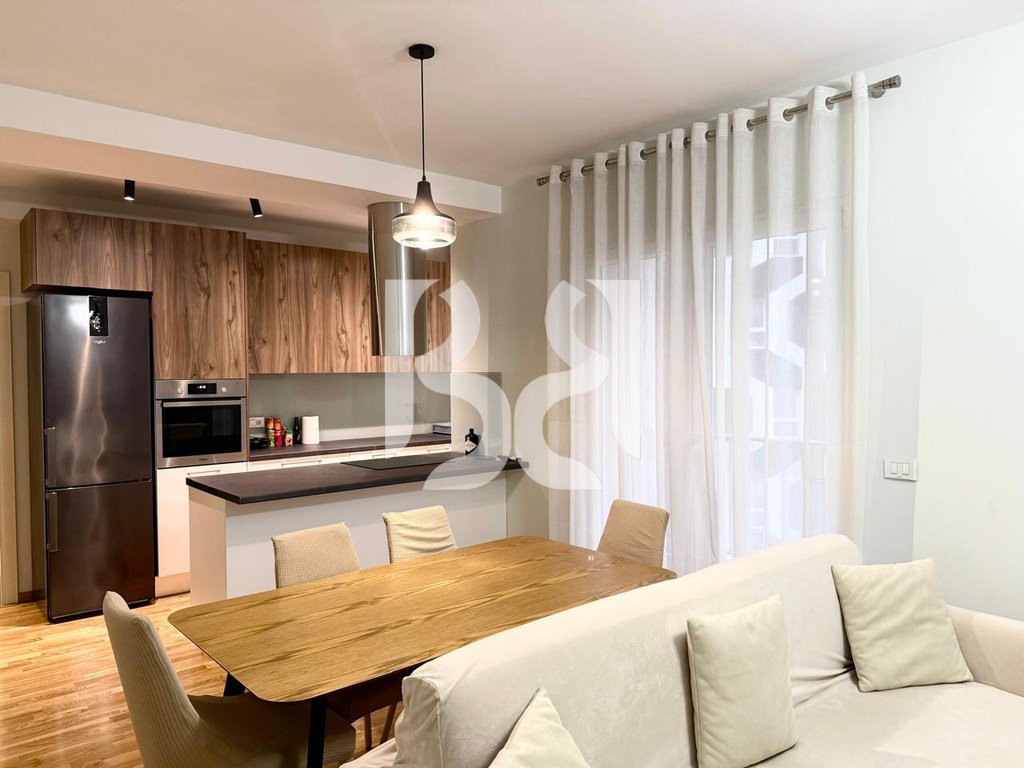 APARTAMENT 2+1+2+POST PARKIMI ME QIRA, ALI DEMI, KOMPLEKSI VIND