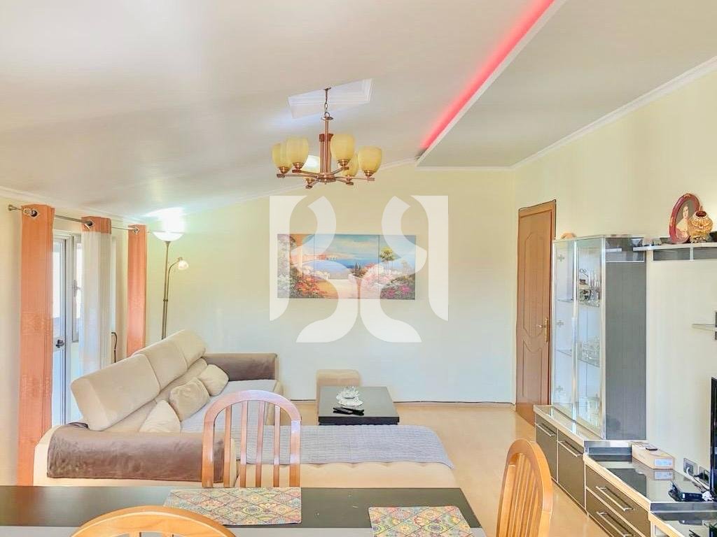 *APARTAMENT 2+1+BALLKON ME QIRA, RRUGA MUHAMED GJOLLESHA 4