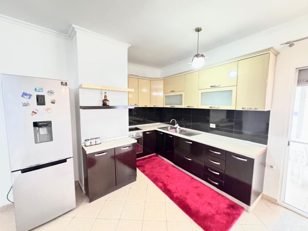 SHITET APARTAMENT 1+1 TE RRUGA E BARRIKADAVE PRANE SHKOLLES LIDHJA E PRIZRENIT 4