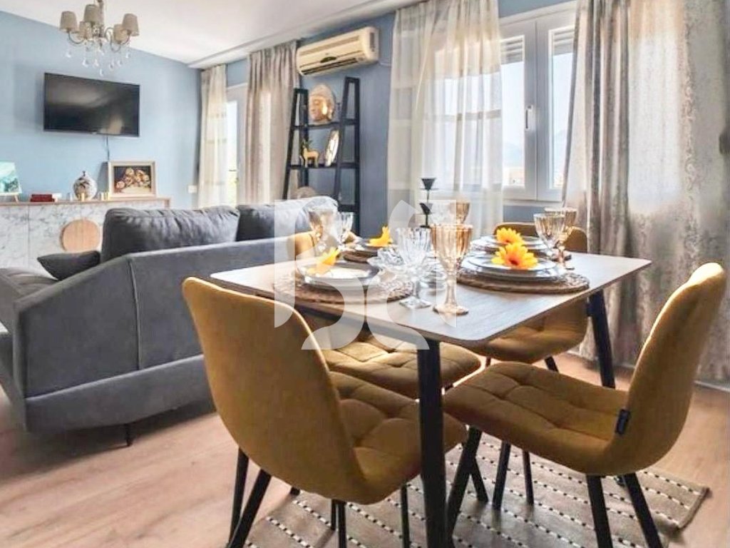APARTAMENT ME QERA 1+1 RRUGA E BARRIKADAVE